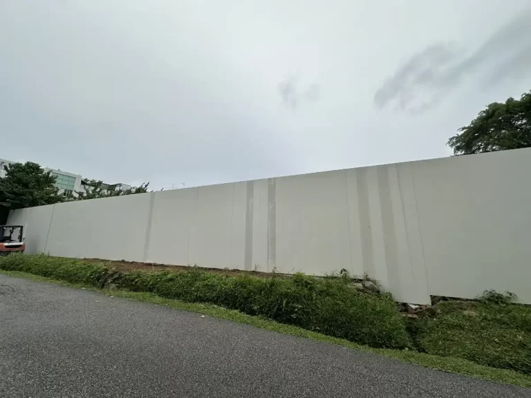 Construction Hoarding are Up at 32 Gilstead